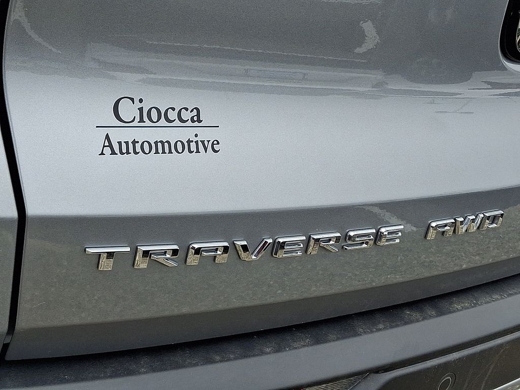used 2025 Chevrolet Traverse car, priced at $39,629