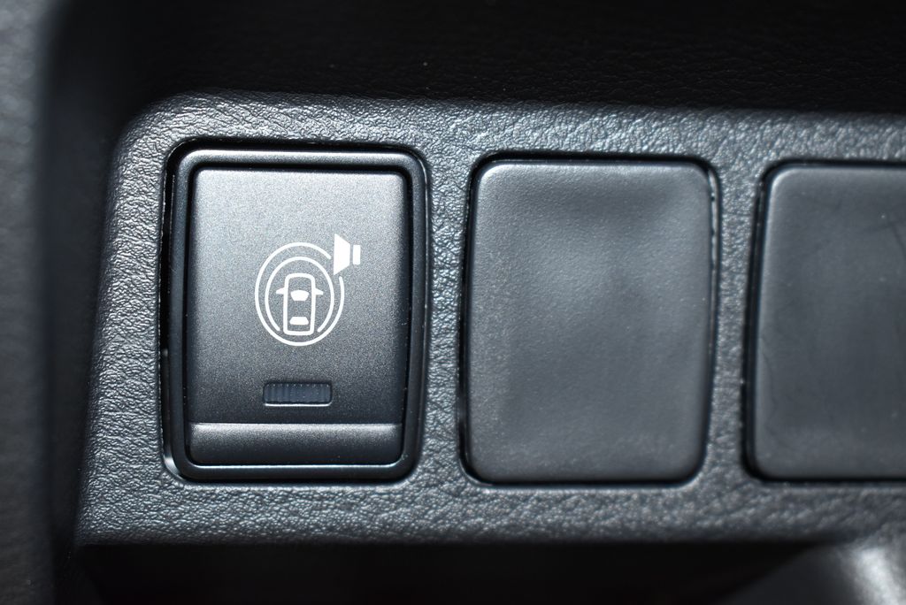 Thumbnail: 2025 Nissan Frontier - 16