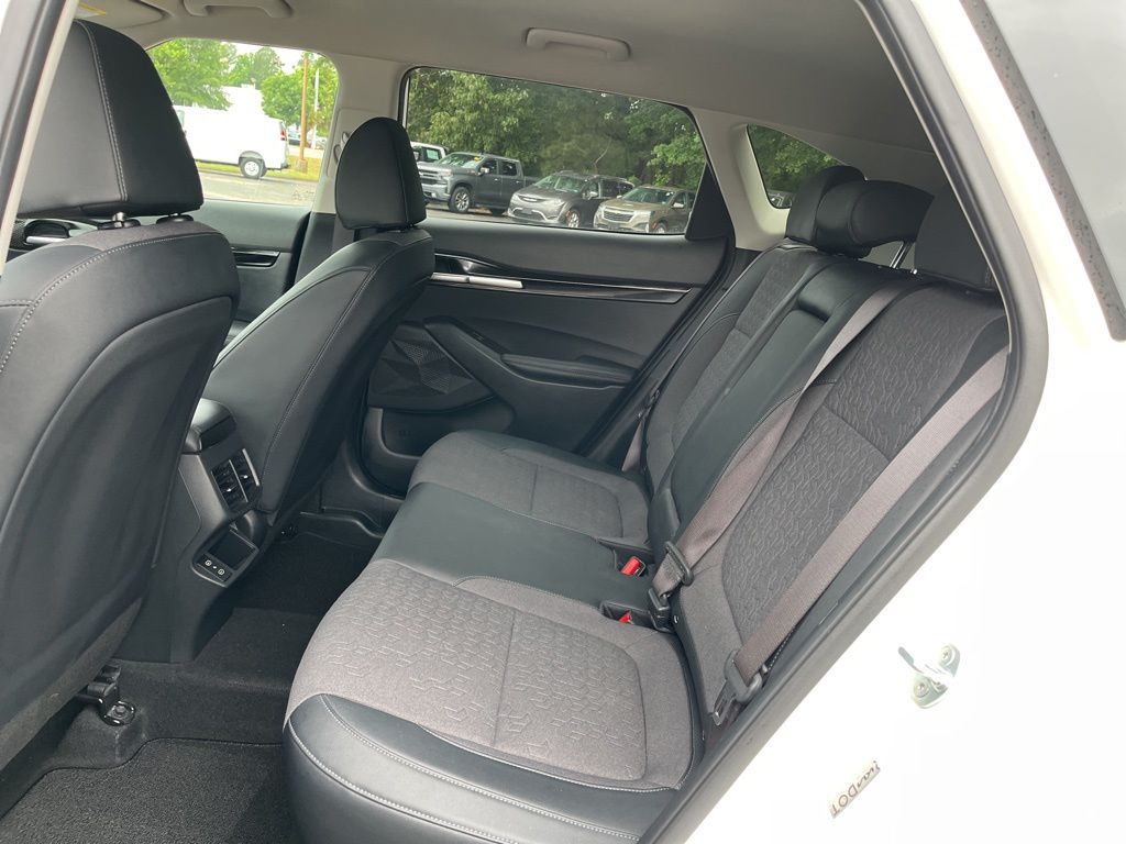 Used 2024 White Kia X-Line image 24