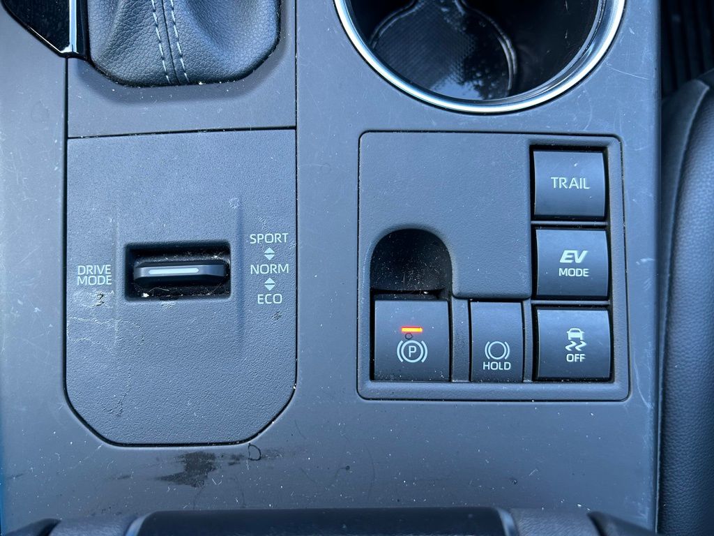 Thumbnail: 2025 Toyota Highlander - 28