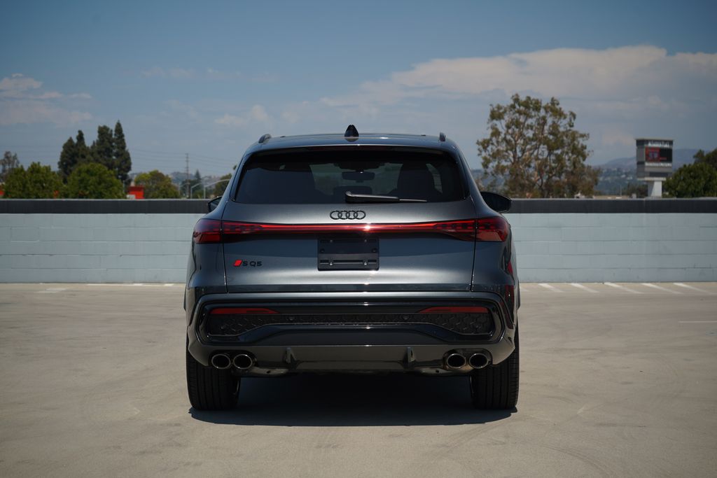 Thumbnail: 2026 Audi SQ5 - 5