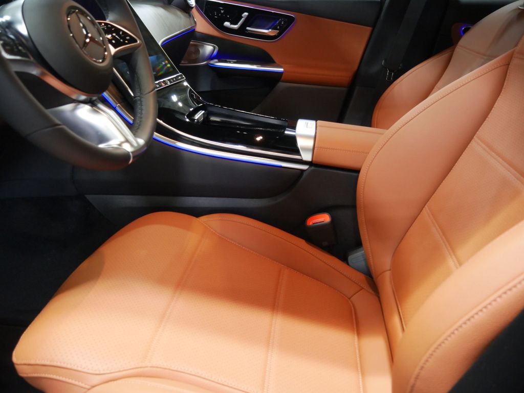 Thumbnail: 2026 Mercedes-Benz GLC - 15