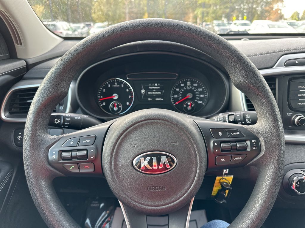 2017 Kia Sorento LX 40