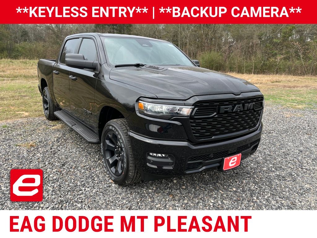 Diamond Black Crystal Pearlcoat 2026 RAM 1500 Express Crew Cab 4WD Pickup Truck Four-Wheel Drive 8-Speed Automatic
