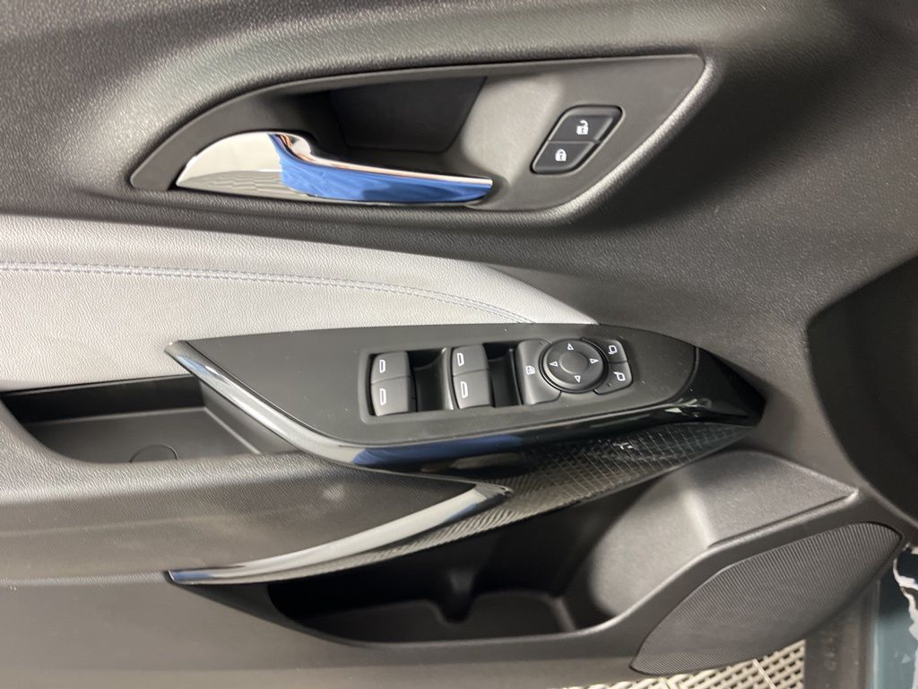 Thumbnail: 2025 Chevrolet Trax - 25