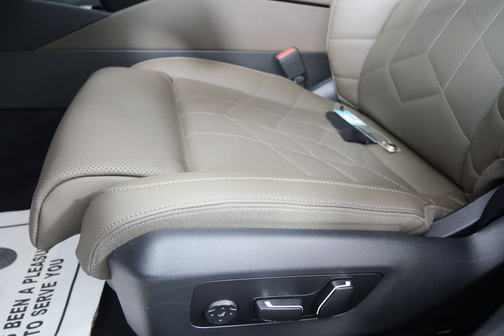 Thumbnail: 2025 BMW i5 - 11