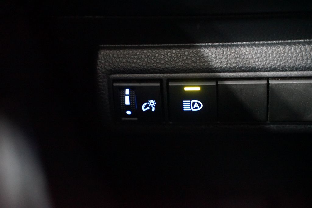2021 Toyota Corolla LE 21