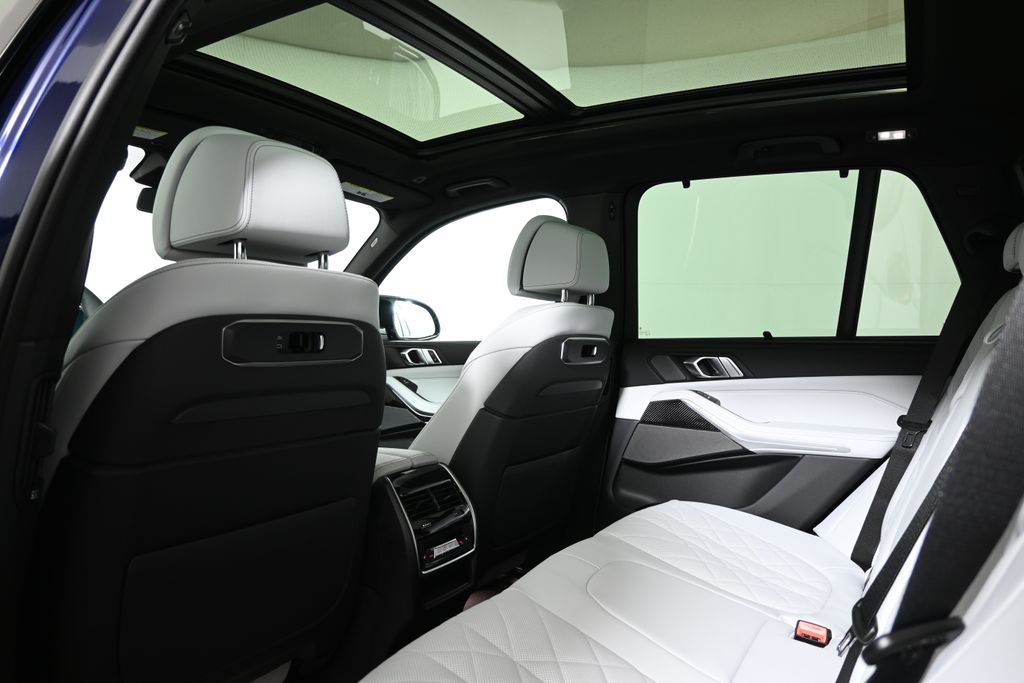 Thumbnail: 2026 BMW X5 - 32