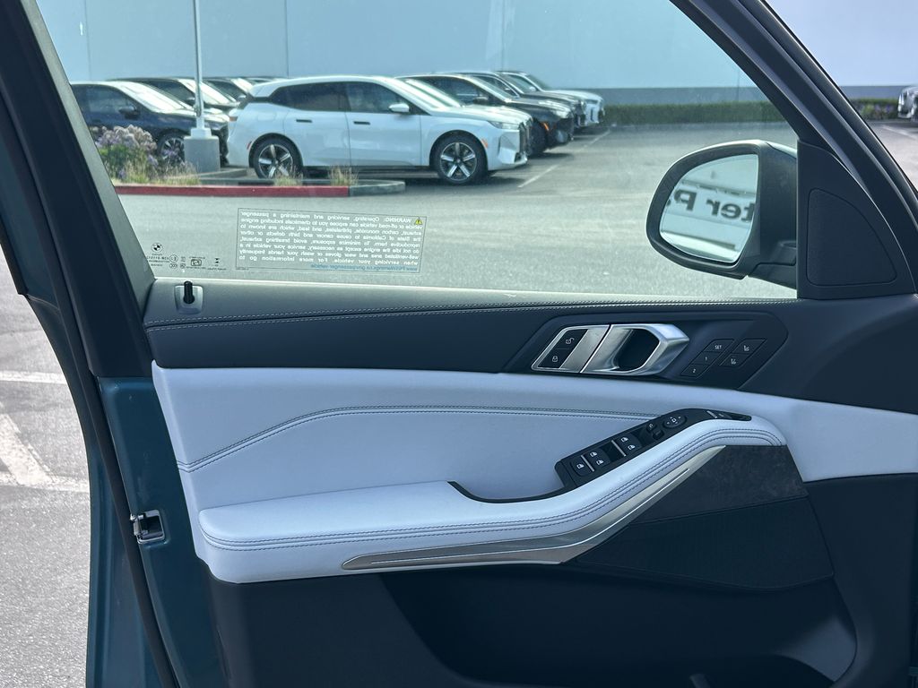 Thumbnail: 2026 BMW X5 - 11