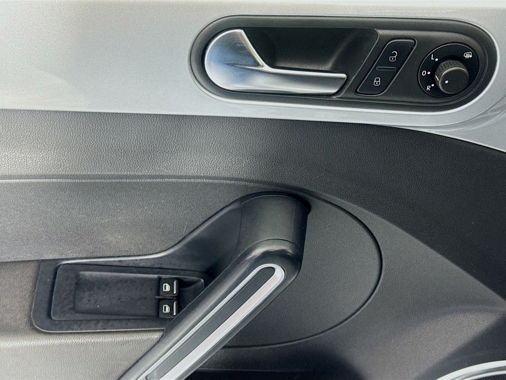 Used Car 2013 Volkswagen Beetle  2.5l For Sale Under $12,000 In Austin, Texas