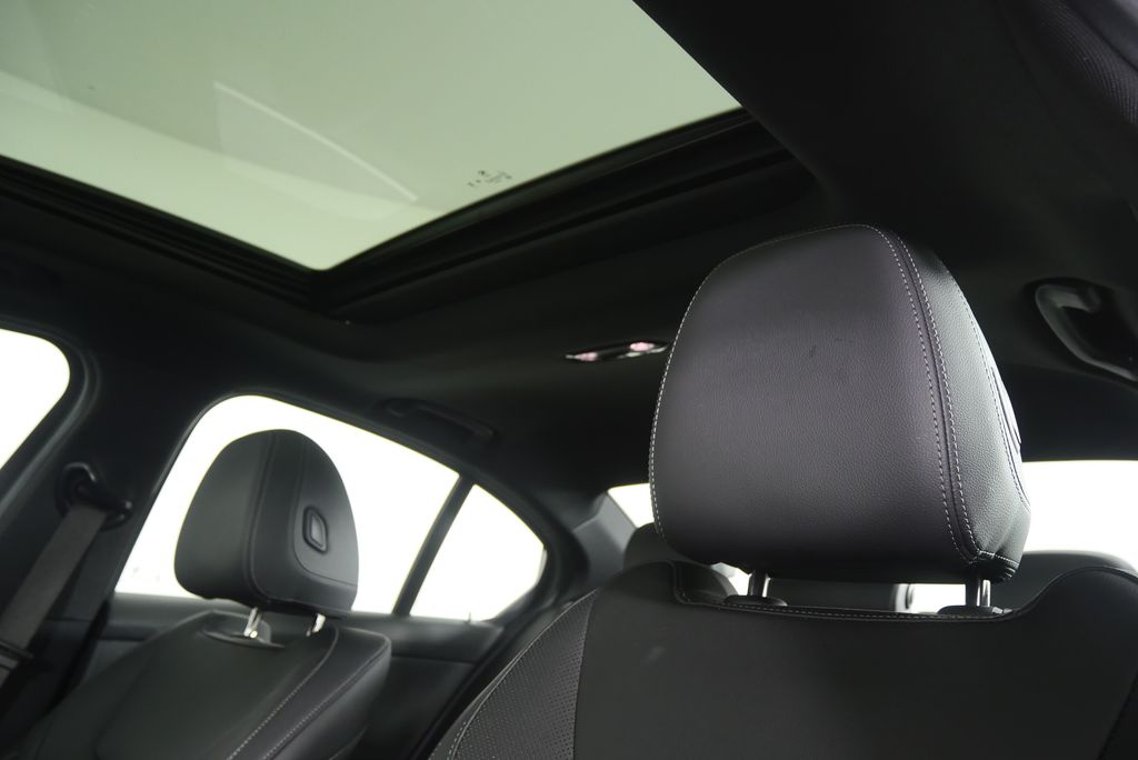 Thumbnail: 2025 BMW 3 Series - 12