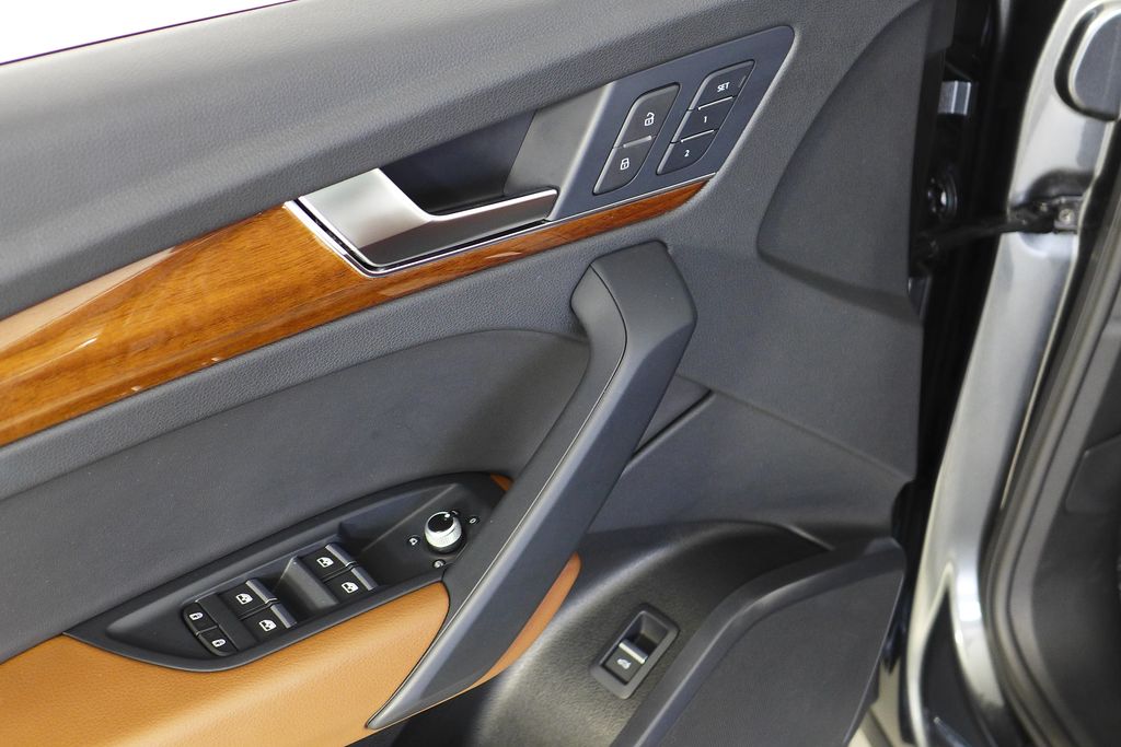Thumbnail: 2022 Audi Q5 - 12