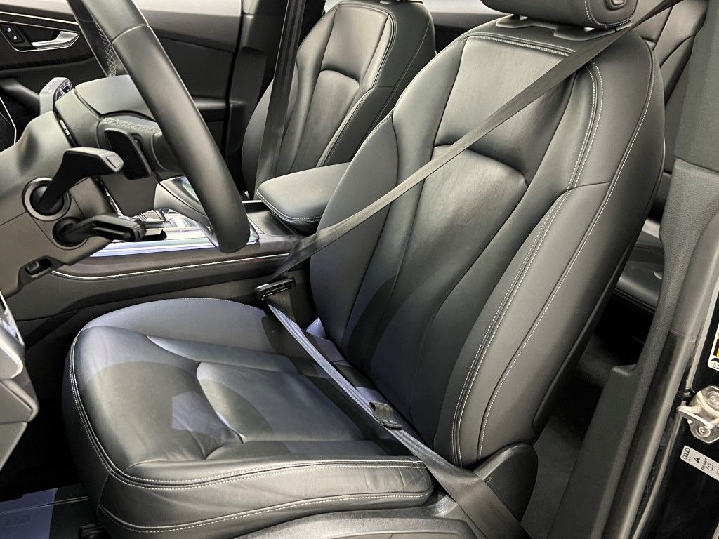 Thumbnail: 2021 Audi Q8 - 20