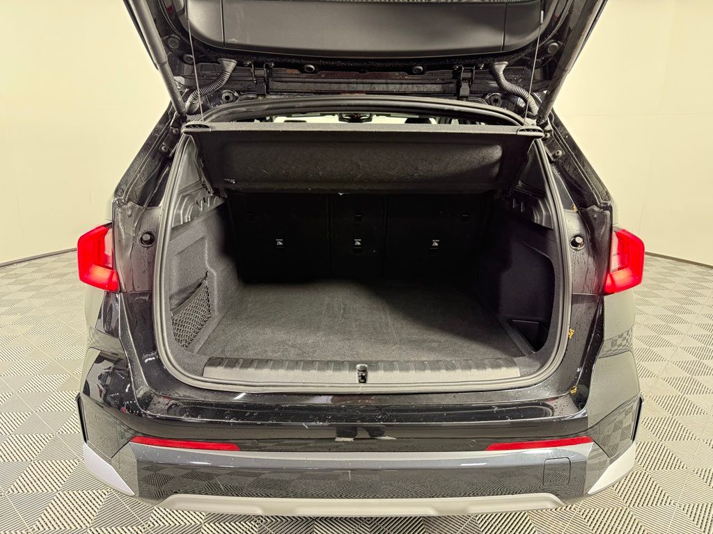 2025 BMW X1 xDrive28i 17