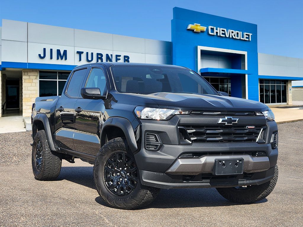 Black 2024 Chevrolet Colorado Pickup Truck Four-Wheel Drive 8-Speed Automatic