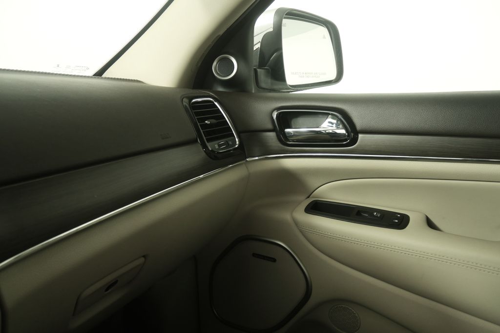 Thumbnail: 2021 Jeep Grand Cherokee - 27