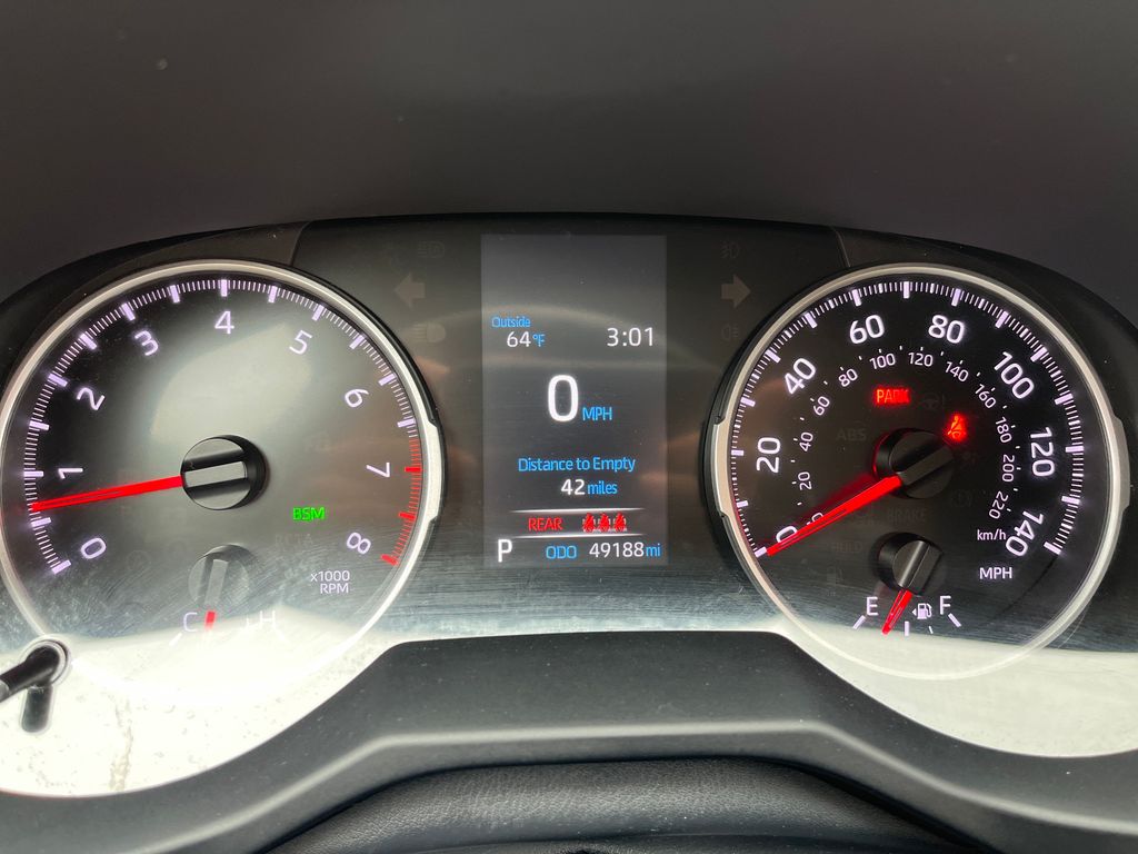 2022 Toyota RAV4 XLE photo