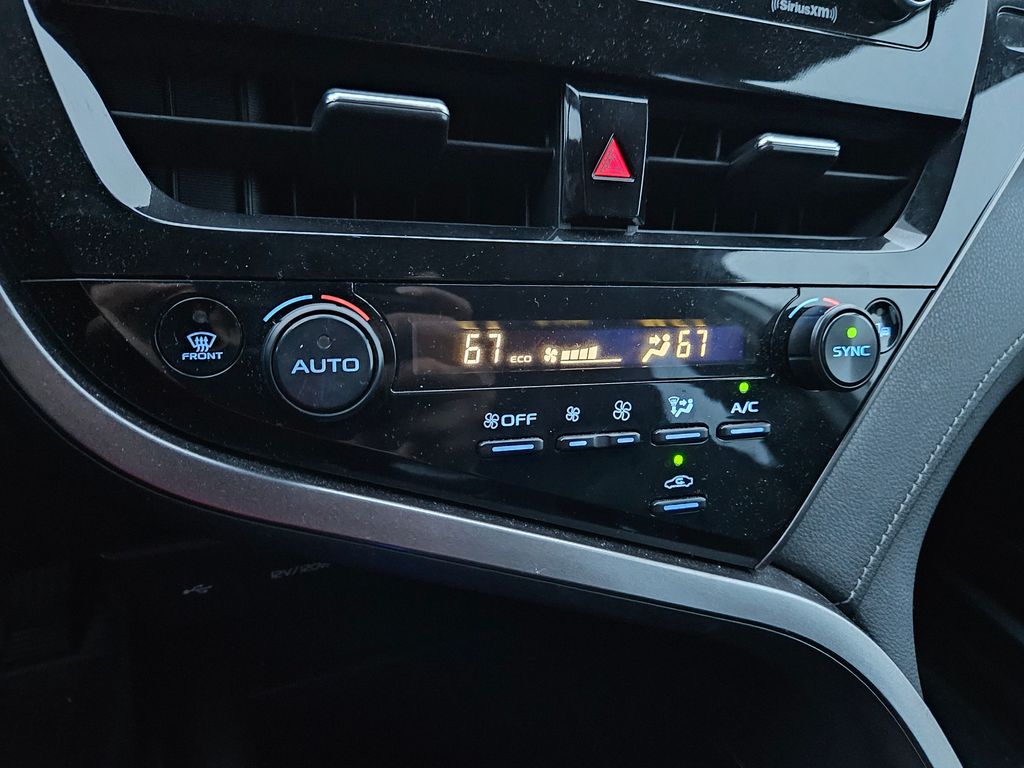 2022 Toyota Camry SE 26