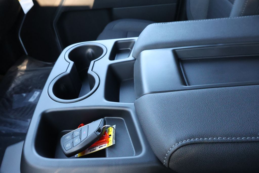 Thumbnail: 2026 Chevrolet Silverado 3500 - 30