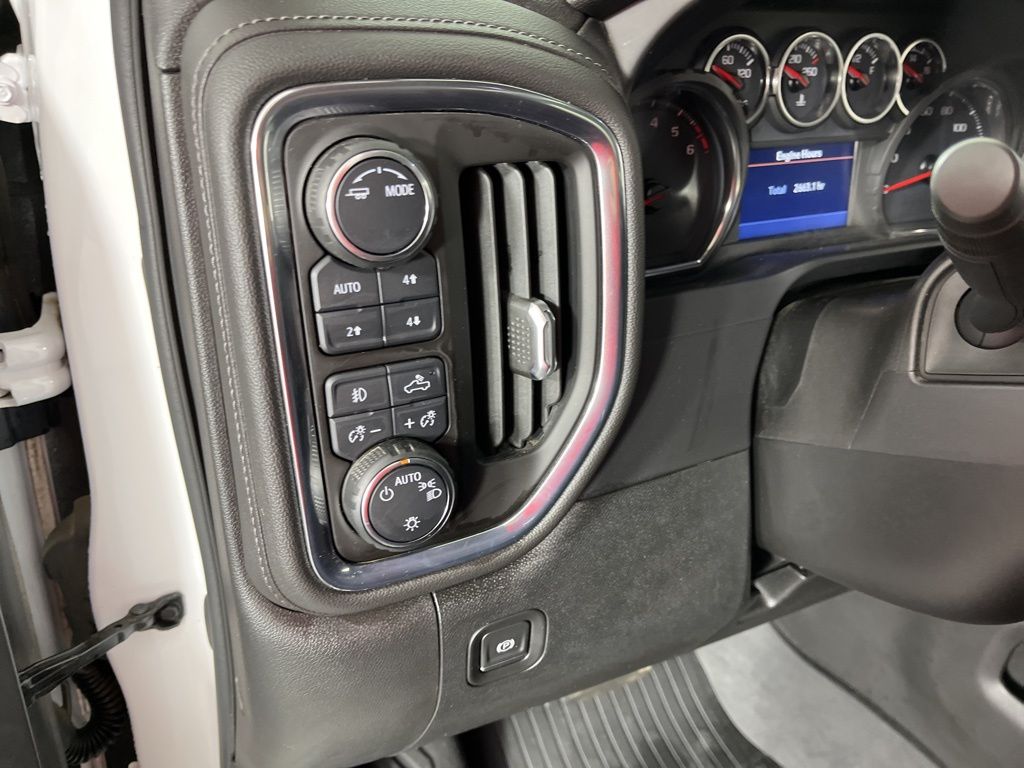 Thumbnail: 2021 Chevrolet Silverado 1500 - 27