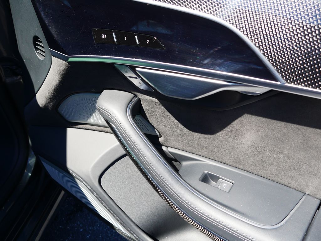 Thumbnail: 2020 Audi S8 - 24