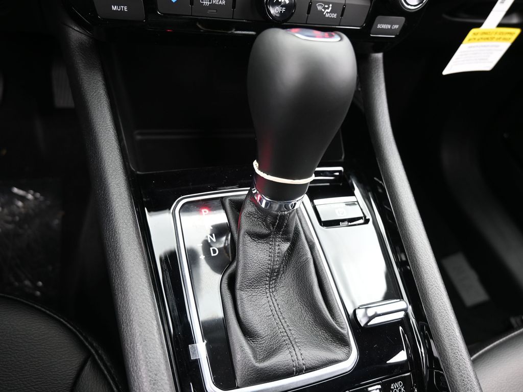 New 2026 bright white clearcoat Jeep Latitude image 21