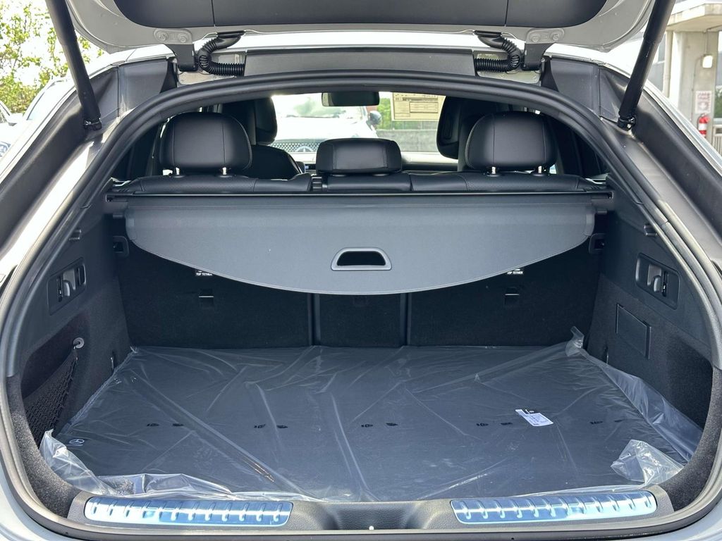 2025 Mercedes-Benz GLC 300 18