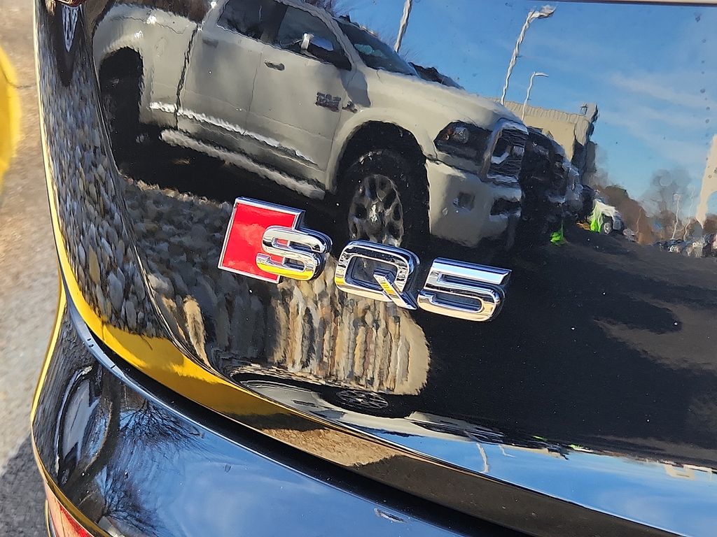 Thumbnail: 2021 Audi SQ5 - 30