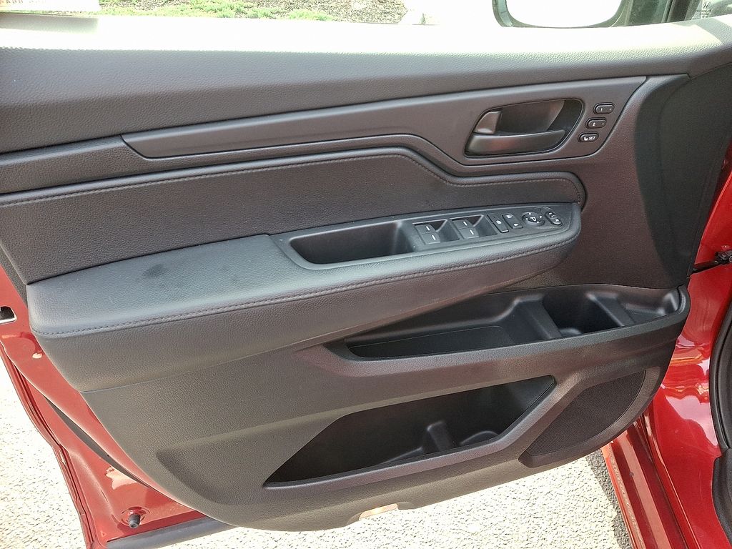 Thumbnail: 2023 Honda Odyssey - 16