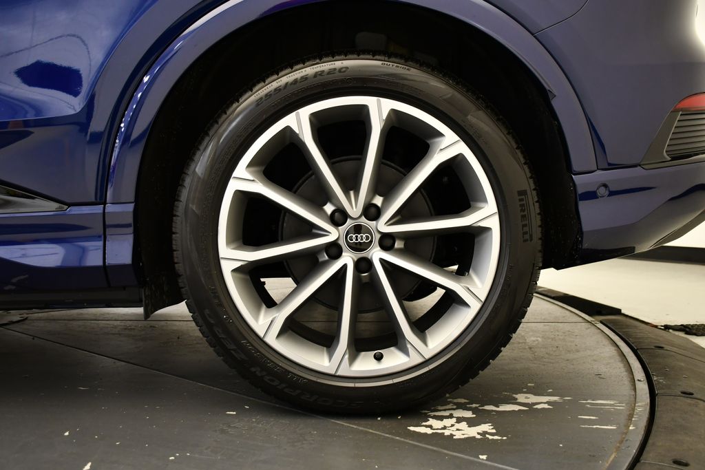 Thumbnail: 2026 Audi Q4 e-tron - 15