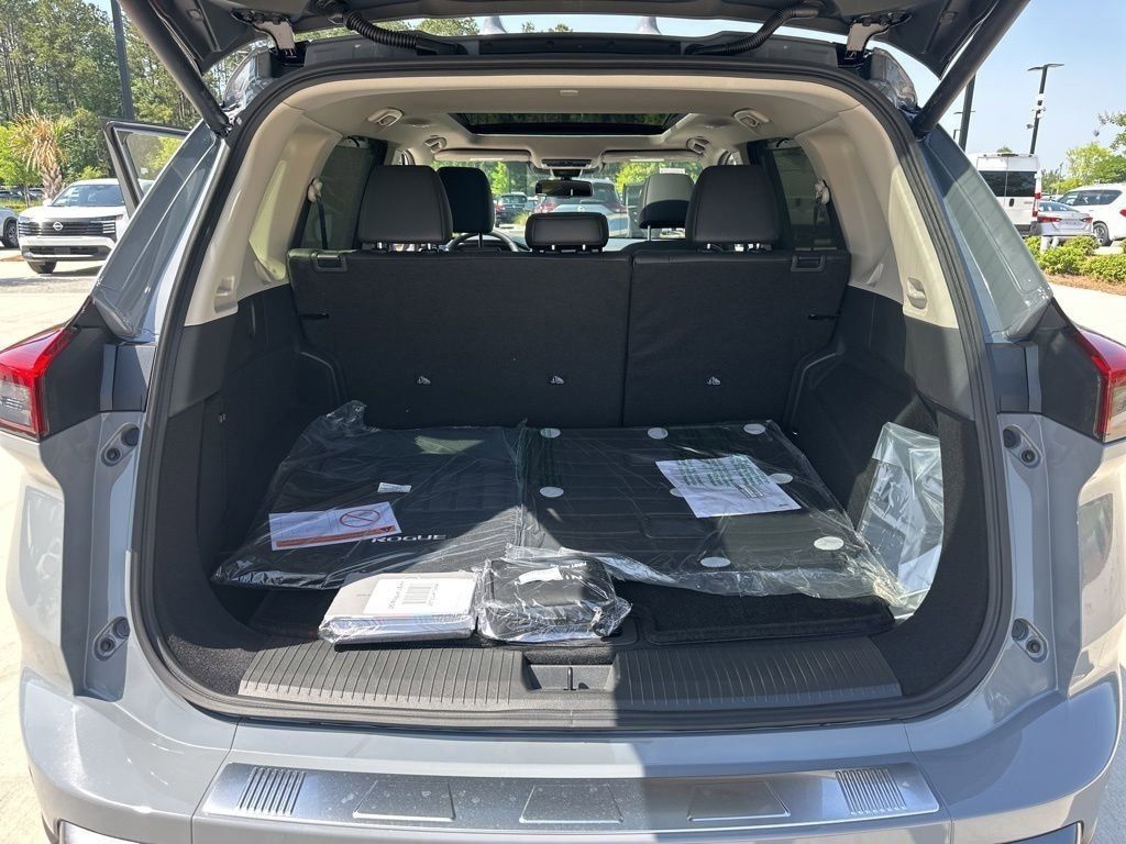 2025 Boulder Gray Pearl Nissan Rogue SL FWD SUV