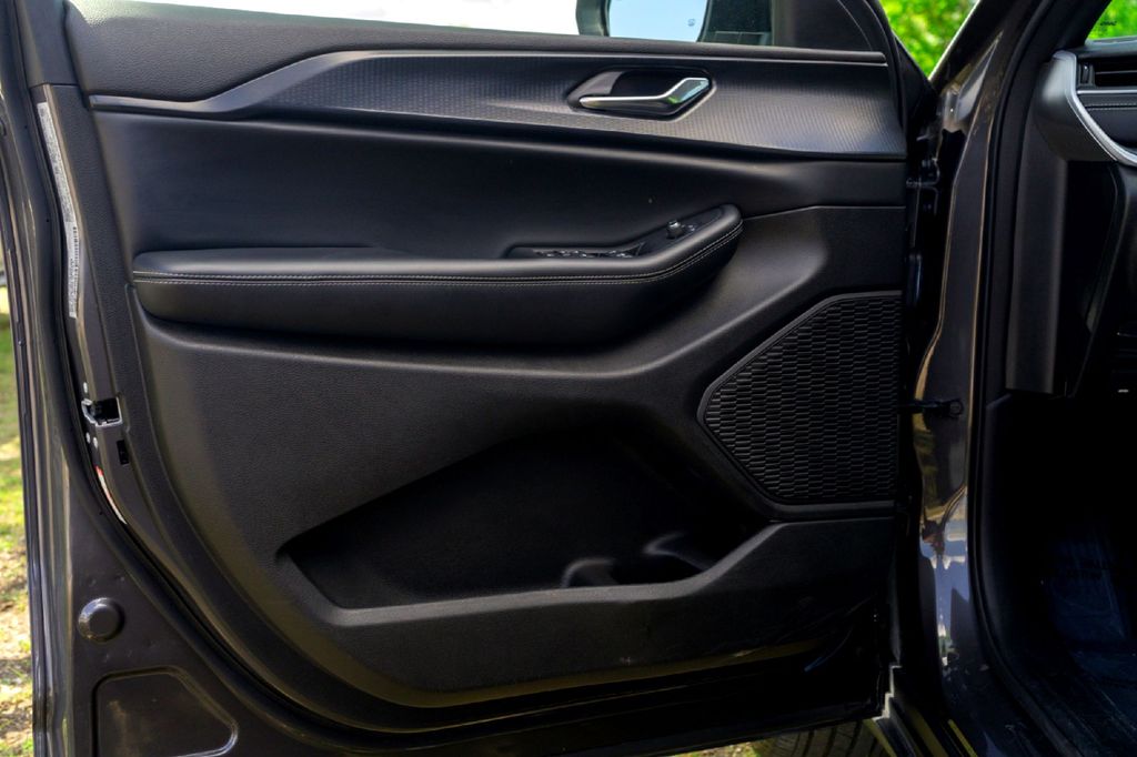 Used Car 2024 Jeep Grand Cherokee L  Laredo For Sale Under $30,000 In Taylor, Texas