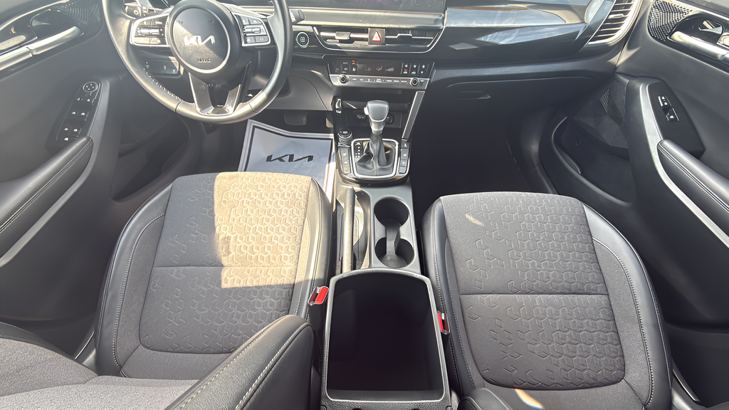 Used 2025 Kia Seltos SUV