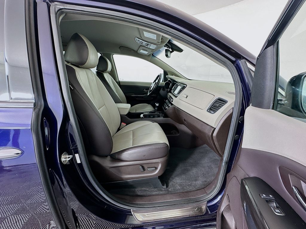 Thumbnail: 2018 Kia Sedona - 30