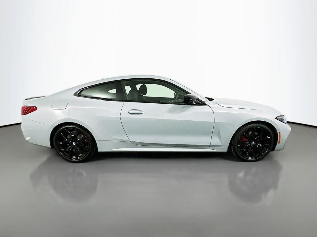 Thumbnail: 2025 BMW 4 Series - 4