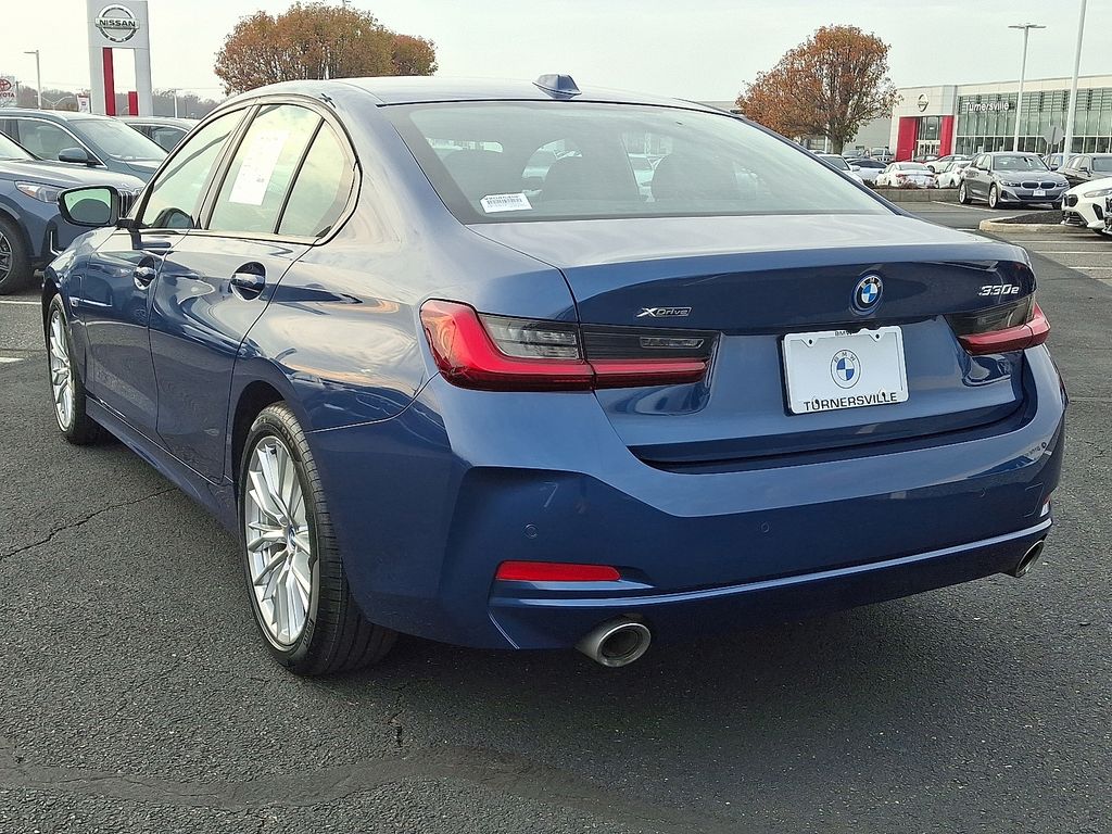 Thumbnail: 2023 BMW 3 Series - 4