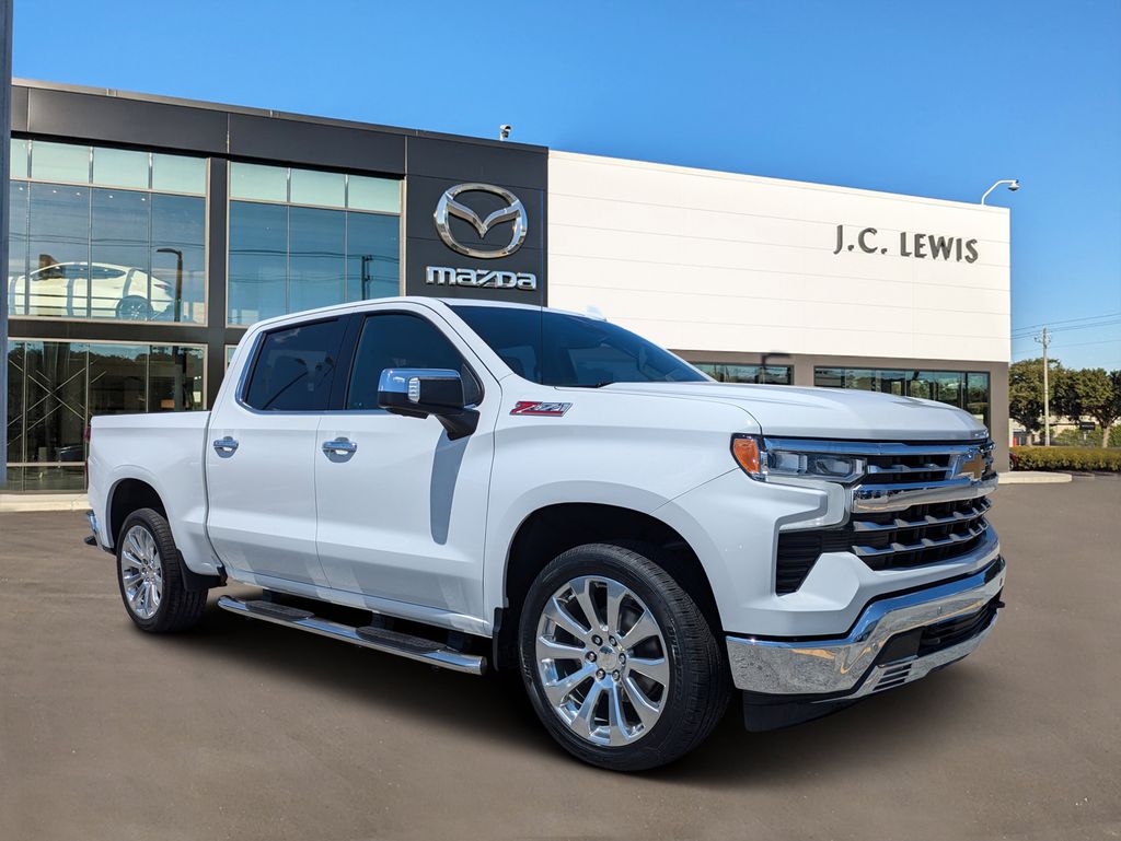 2023 Chevrolet Silverado 1500 LTZ Crew Cab 4WD