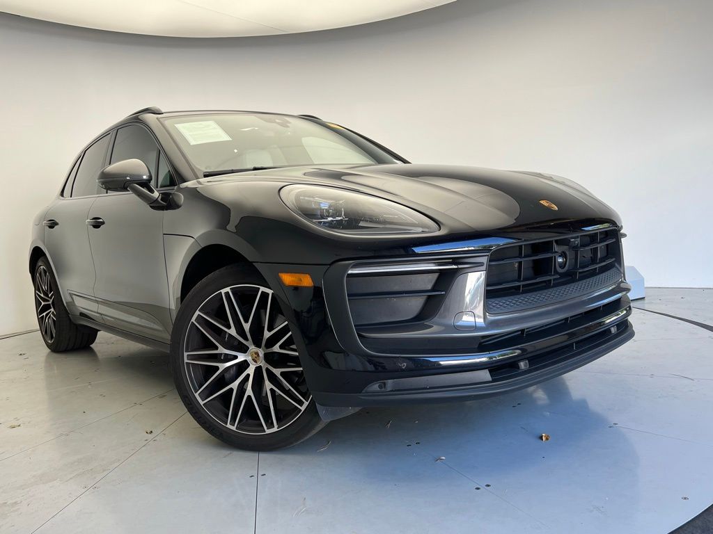 Thumbnail: 2024 Porsche Macan - 24
