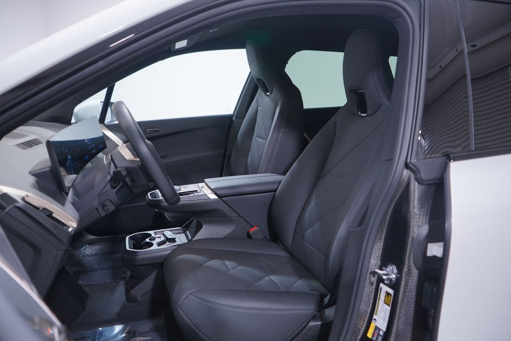 Thumbnail: 2026 BMW iX - 7