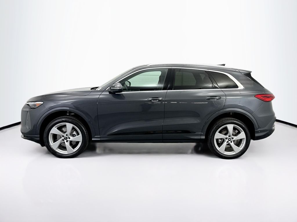 Thumbnail: 2025 Audi Q5 - 8