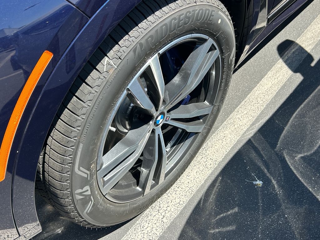 2026 BMW X7 M60i 3