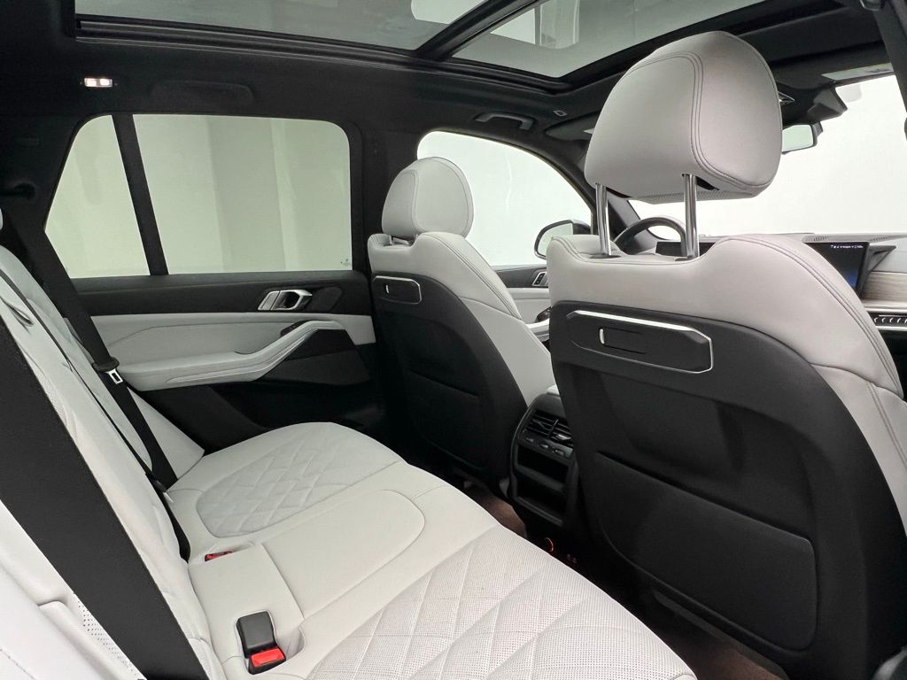 Thumbnail: 2024 BMW X5 - 8