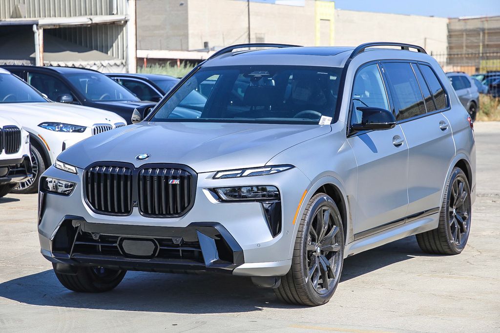 2025 BMW X7 M60i 3