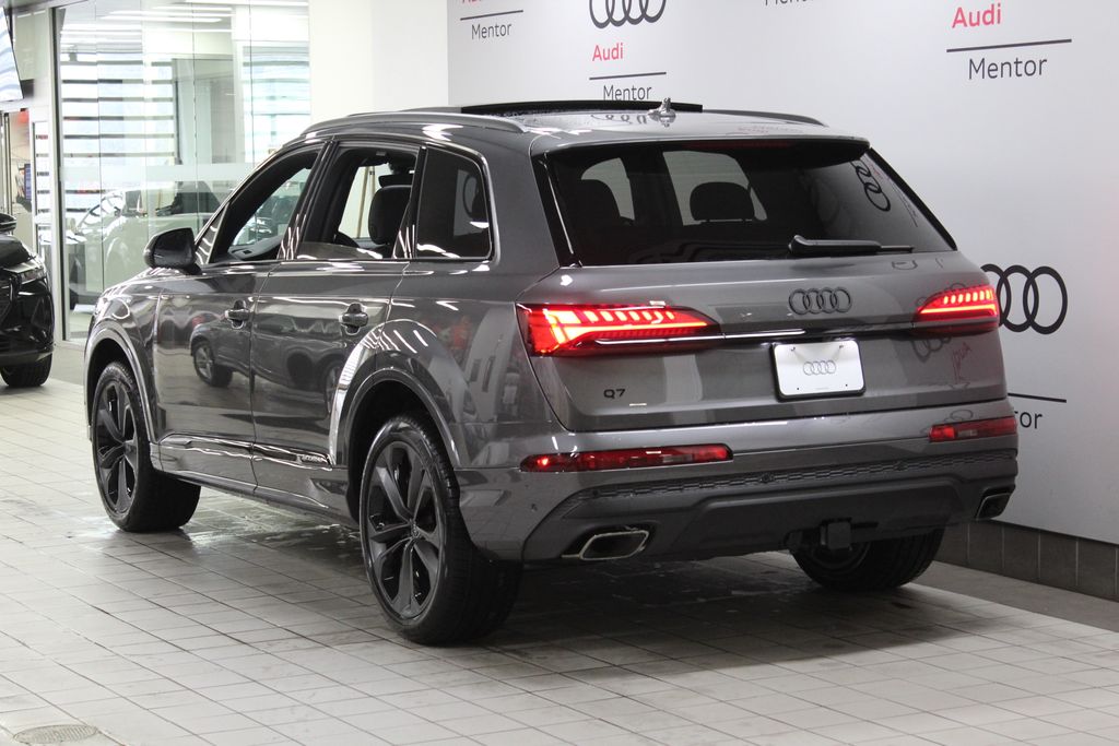 2025 Audi Q7  4