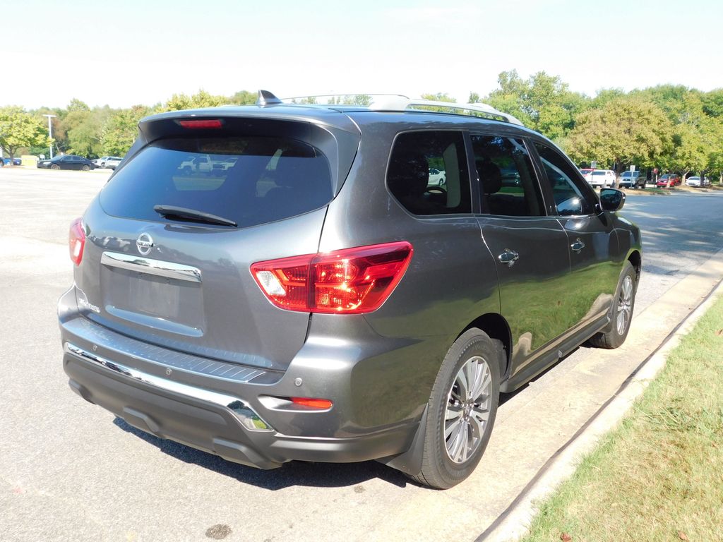 Thumbnail: 2020 Nissan Pathfinder - 4