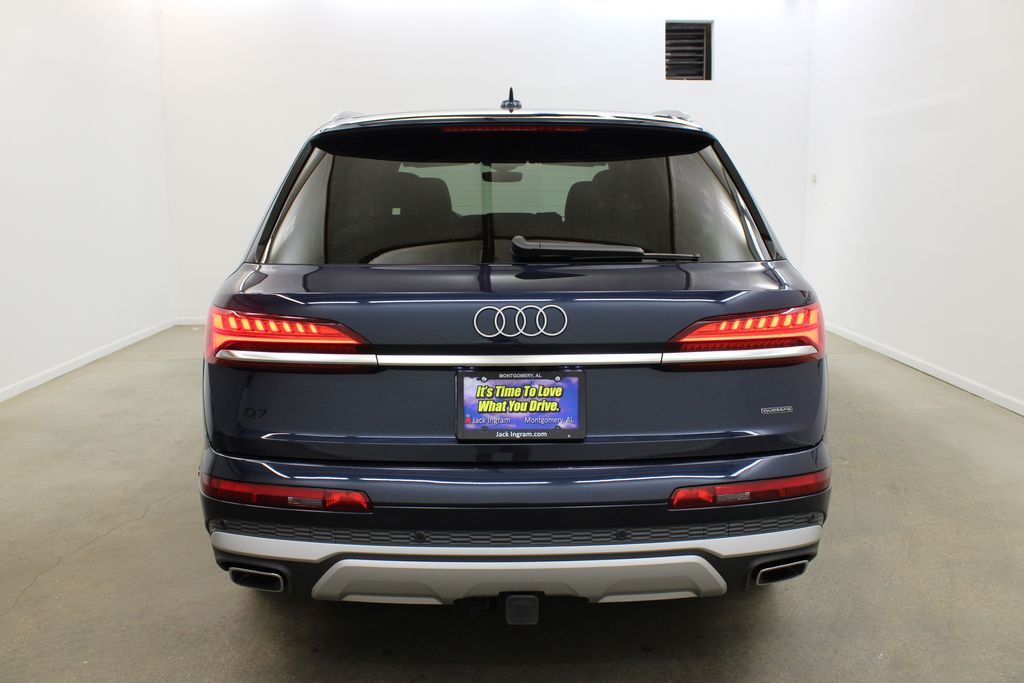new 2025 Audi Q7 car, priced at $64,158
