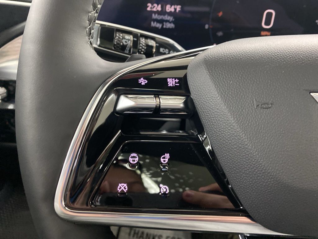 2024 Cadillac LYRIQ Luxury photo