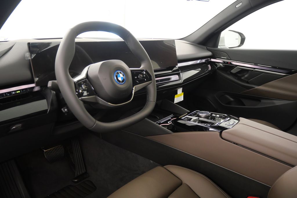 2025 BMW i5 eDrive40 14