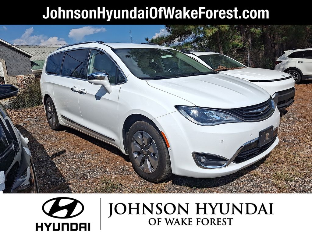 Bright White Clearcoat 2017 Chrysler Pacifica Hybrid Minivan Front-Wheel Drive Continuously Variable Transmission