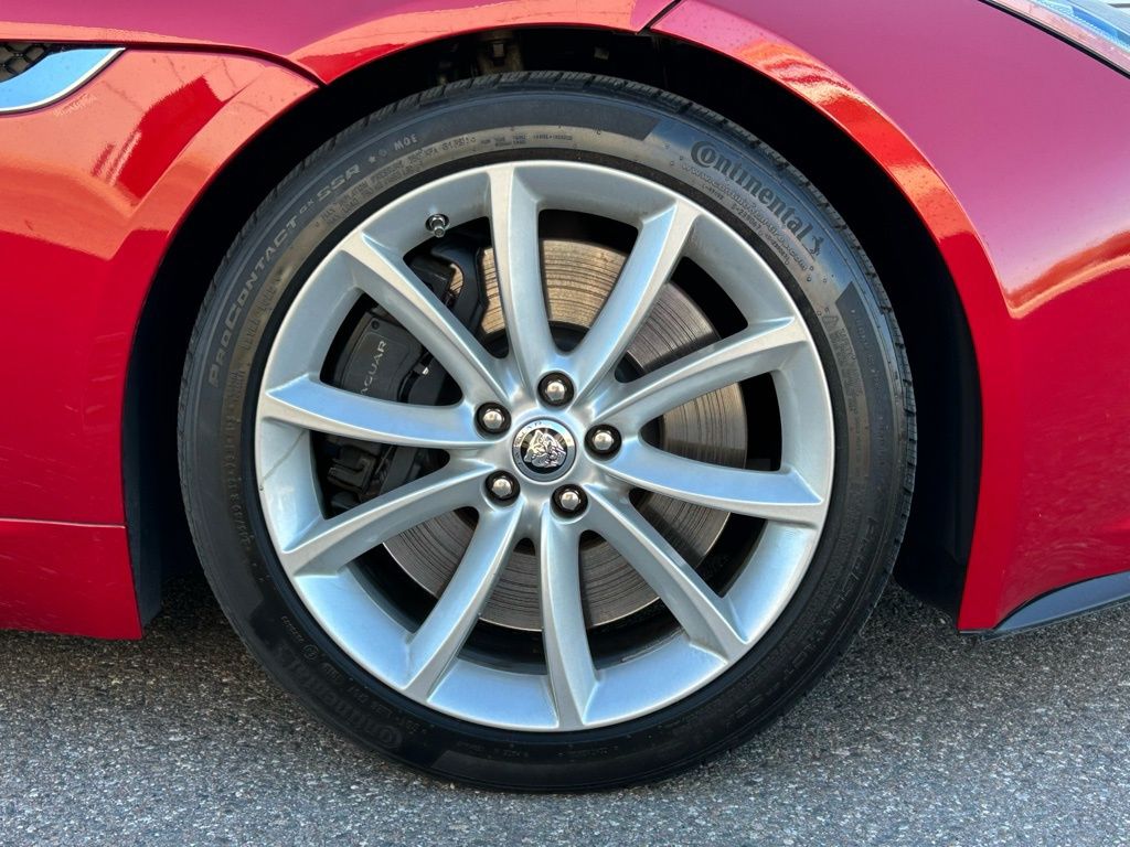 Used 2014  Jaguar S image 54